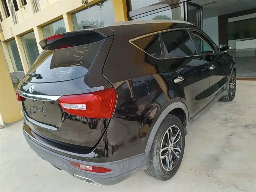 Fengguang 580 1.5 T CVT Luxury