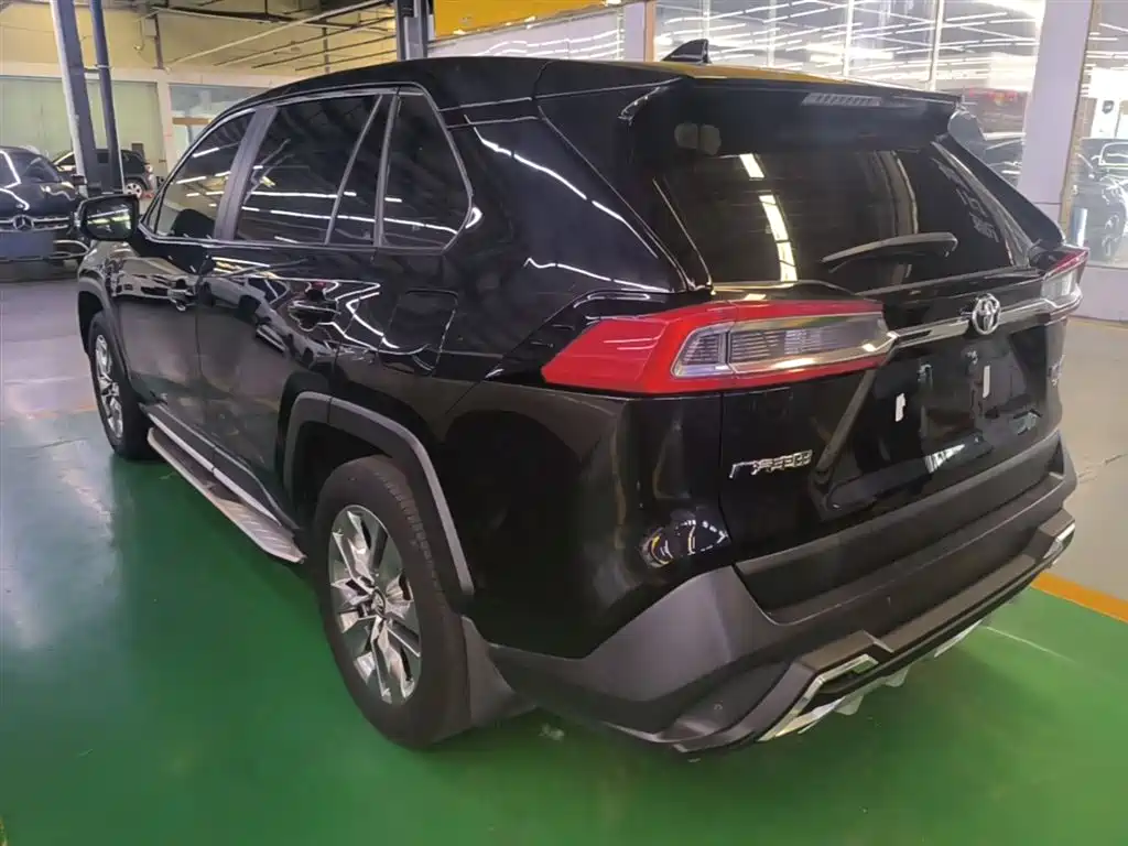 Wildlander 2.0 L CVT 4 WD Luxury