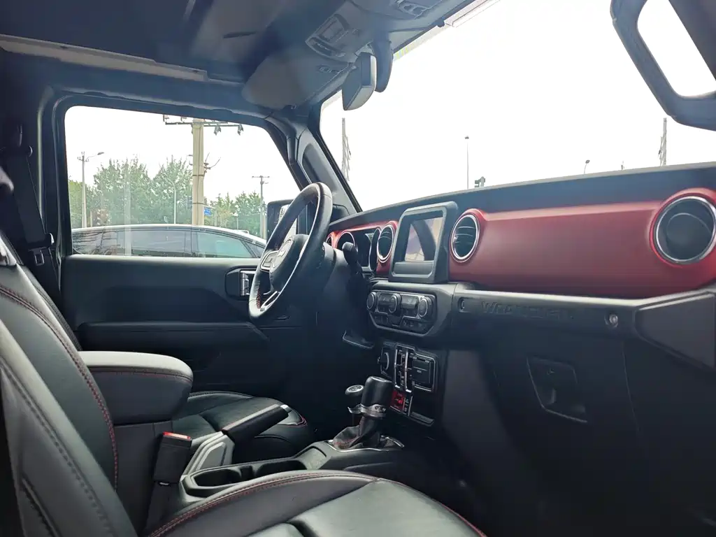 Wrangler 2.0 T Rubicon Recon 4-door Hero Limited