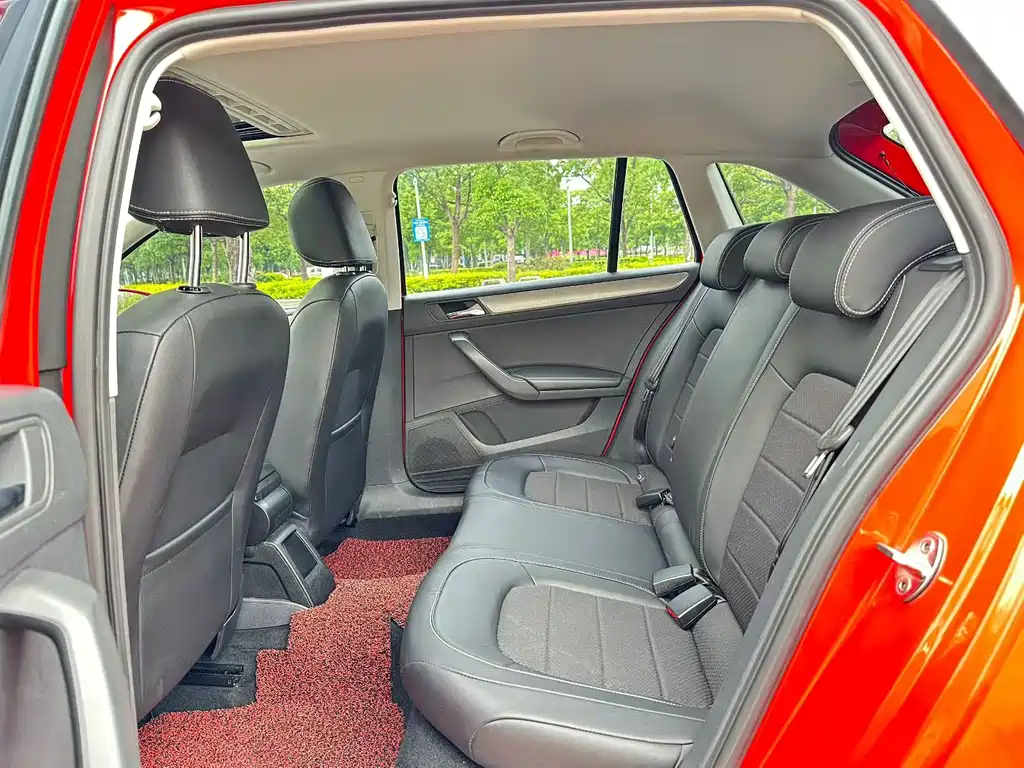 Rapid Spaceback Facelift 1.6 L Auto Creation