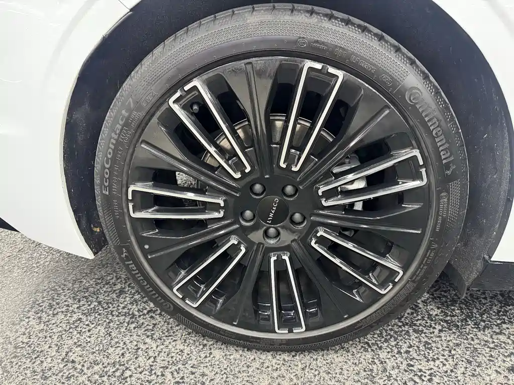 Lynk & Co 10 EM-P 120 4 WD Ultra