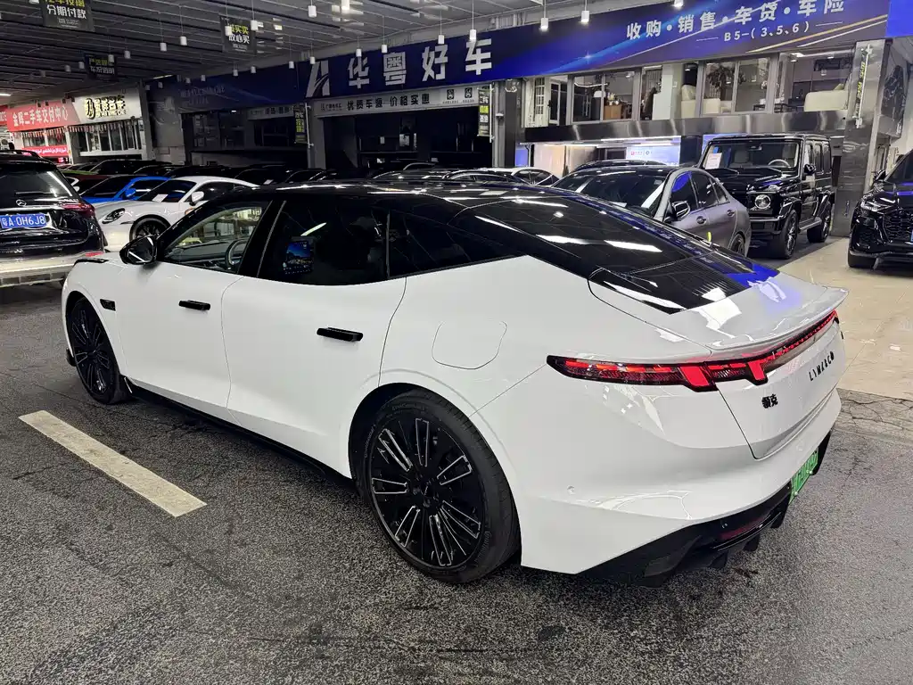 Lynk & Co 10 EM-P 120 4 WD Ultra