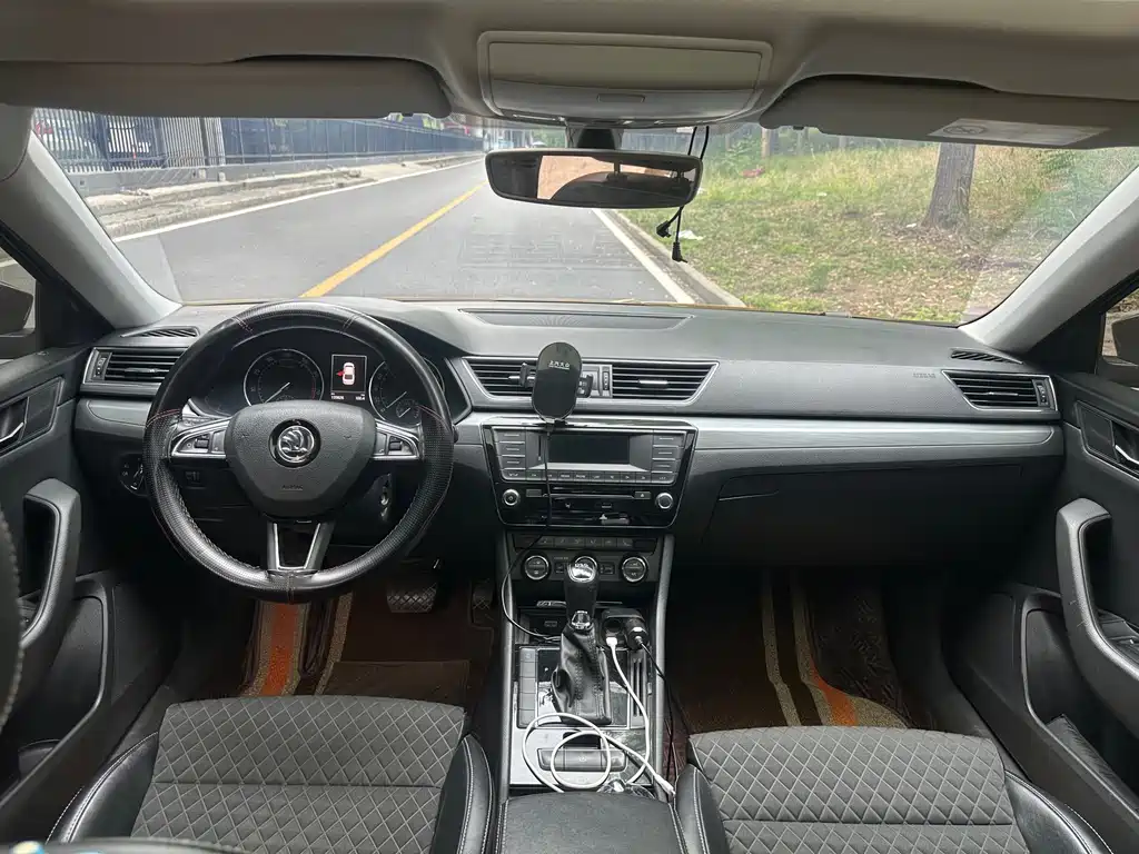 Superb TSI330 DSG Creation