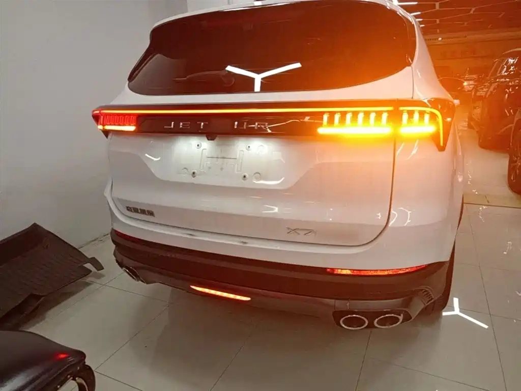 Jetour X70 PLUS 1.5 T DCT Brave PLUS 5-seat