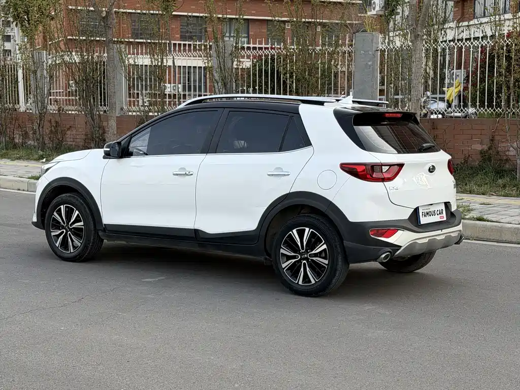 Stonic 1.4 L Auto Sport CN-VI