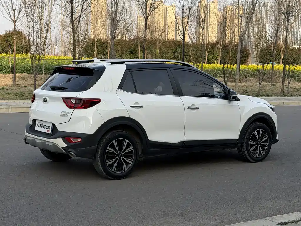Stonic 1.4 L Auto Sport CN-VI