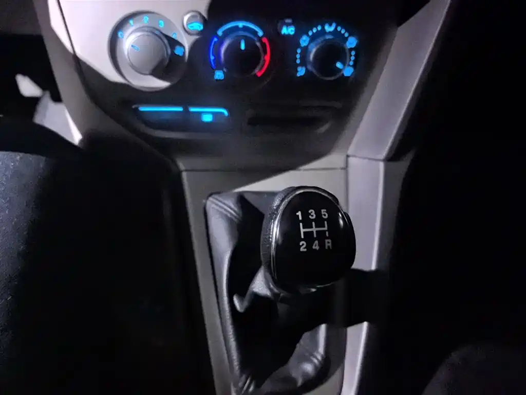 Focus Sedan 1.6 L Manual Comfort