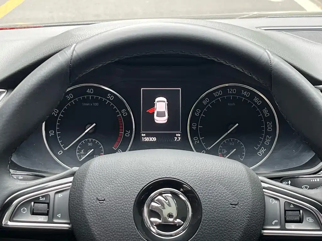 Superb TSI330 DSG Smart Travel