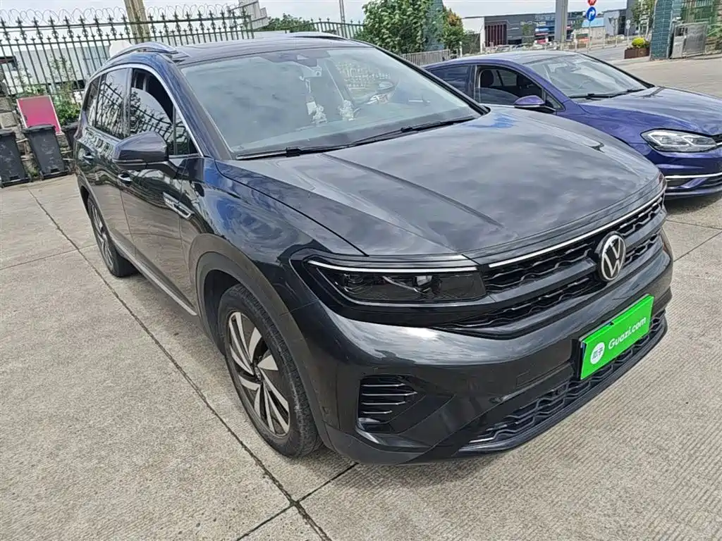 Talagon 380 TSI 4 WD Luxury Premium Realm Pro 6-seat