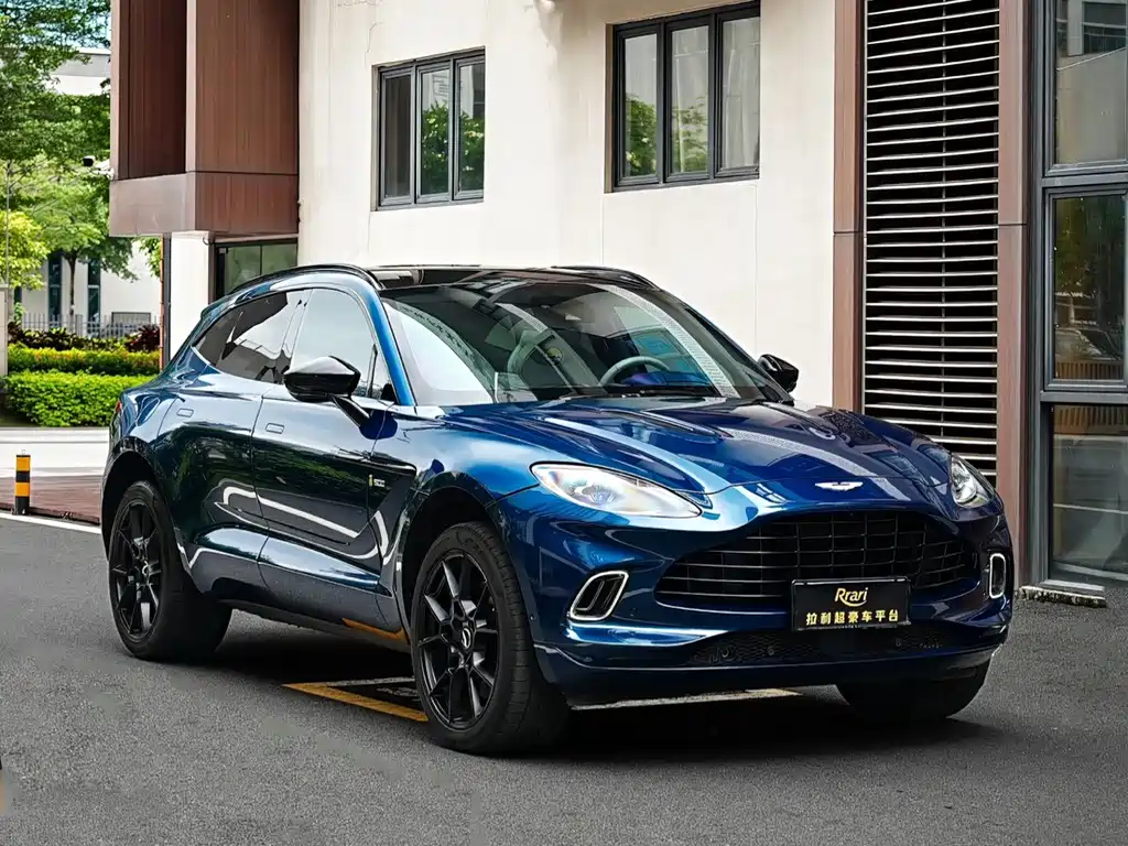 Aston Martin DBX 4.0 T V8
