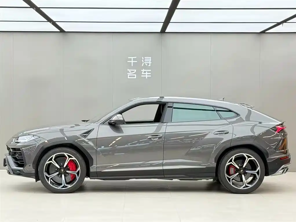 Urus 4.0 T V8