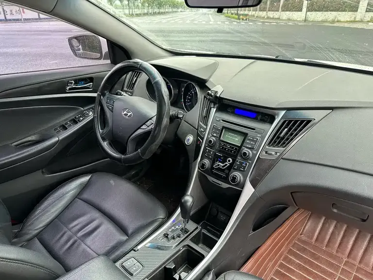 Hyundai Sonata 索纳塔 2013款 2.4 L 自动豪华版 国IV