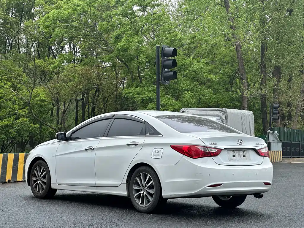 Sonata 索纳塔 2013款 2.4 L 自动豪华版 国IV
