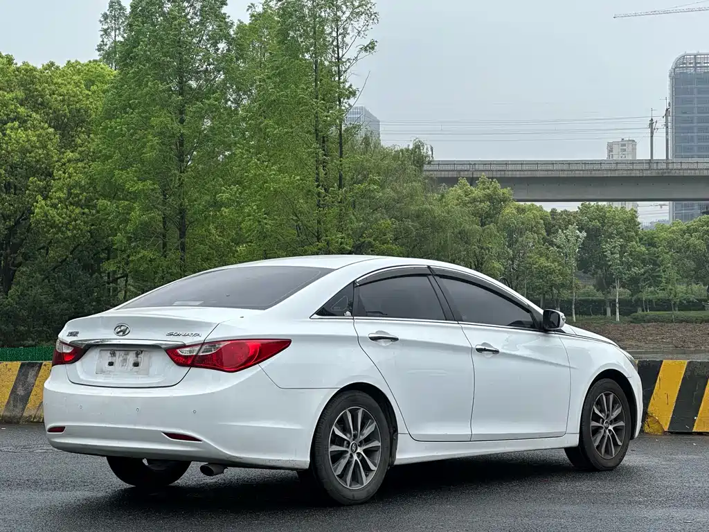 Sonata 索纳塔 2013款 2.4 L 自动豪华版 国IV