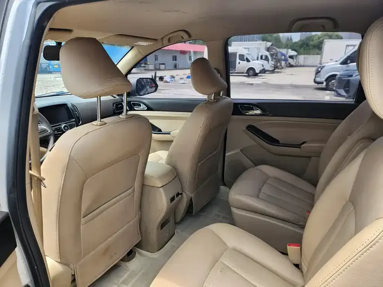 Baojun 730 1.5 L Manual Luxury 7-seat