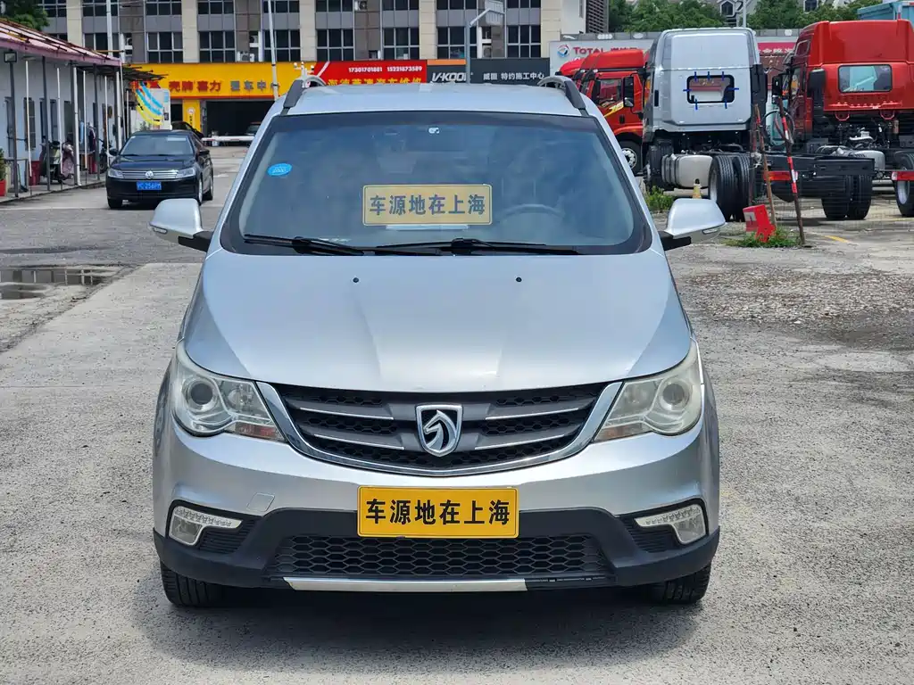 Baojun 730 1.5 L Manual Luxury 7-seat