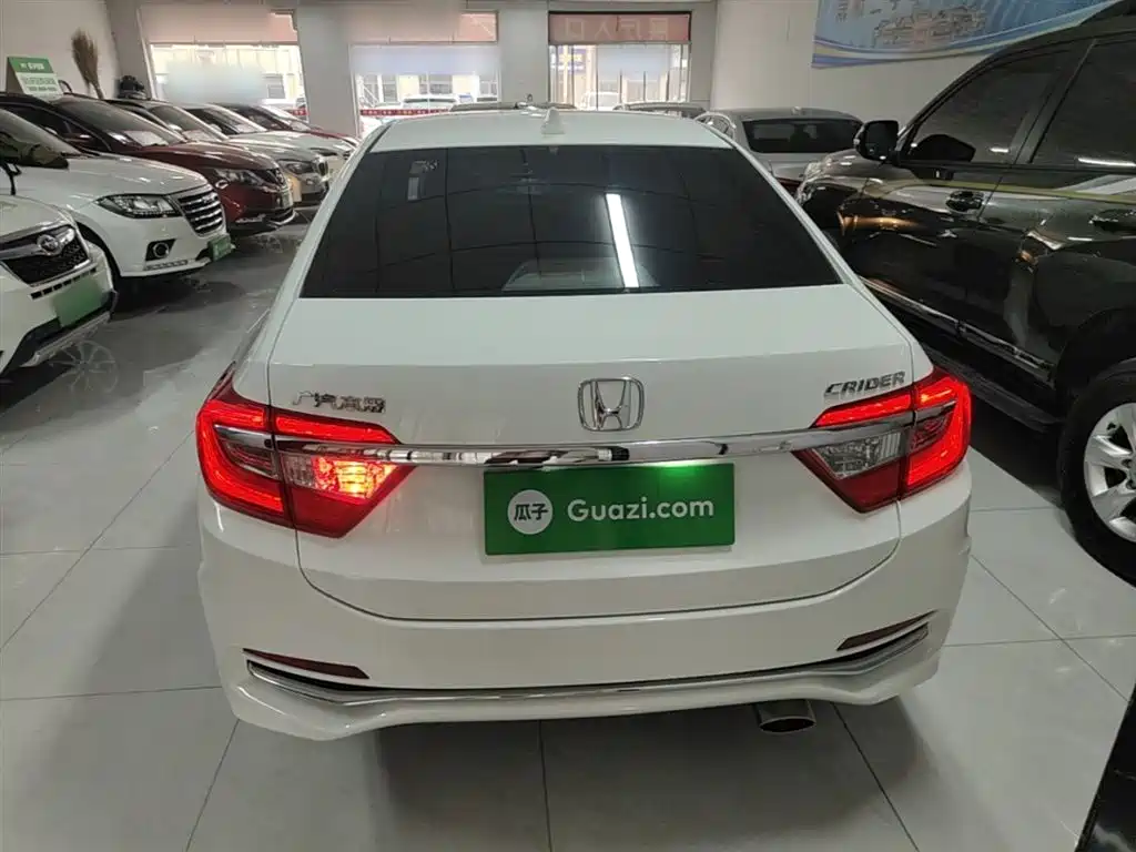 Crider 1.8 L CVT Comfort