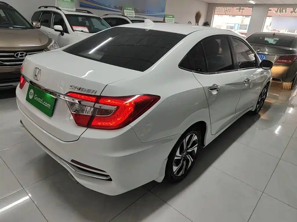 Crider 1.8 L CVT Comfort