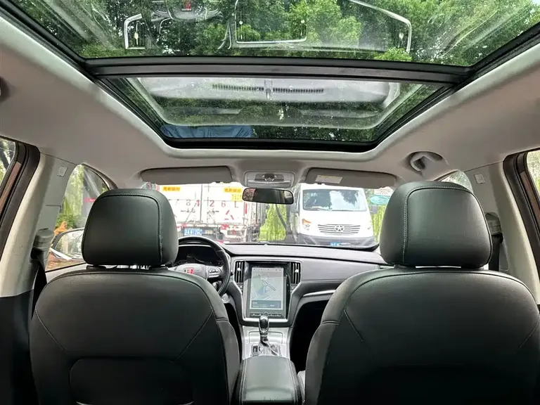 Roewe RX5 20 T 2 WD Auto Internet Smart Value