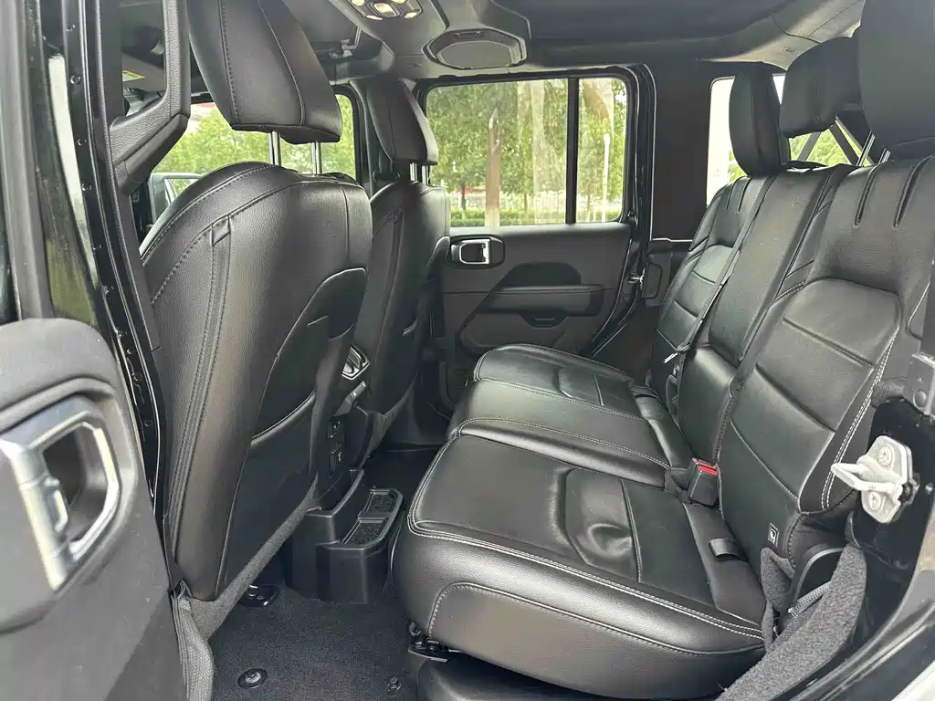 Wrangler NEV 4-door 2.0 T 4 xe Sahara