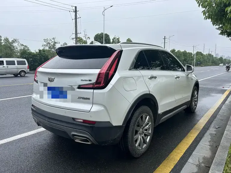 Cadillac XT4 28 T 2 WD Leading
