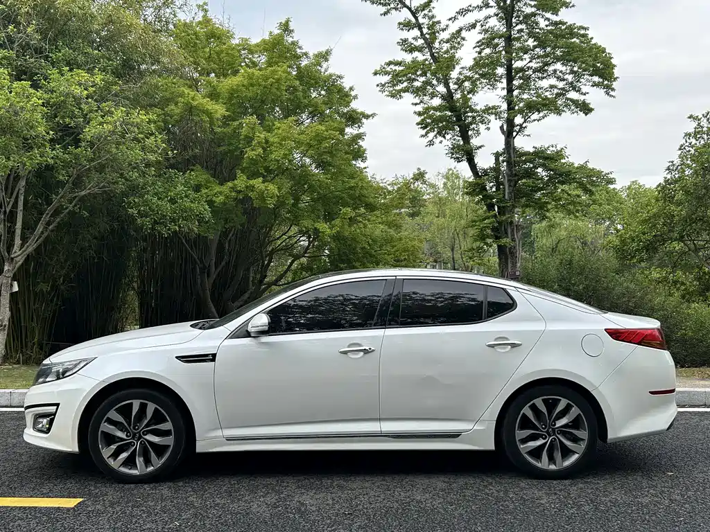 Kia K5 起亚K5 2014款 2.0 L 自动GL