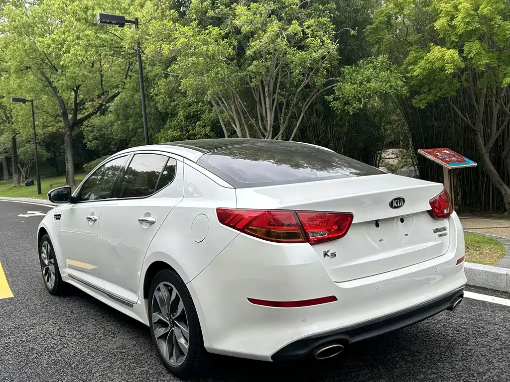 Kia K5 起亚K5 2014款 2.0 L 自动GL