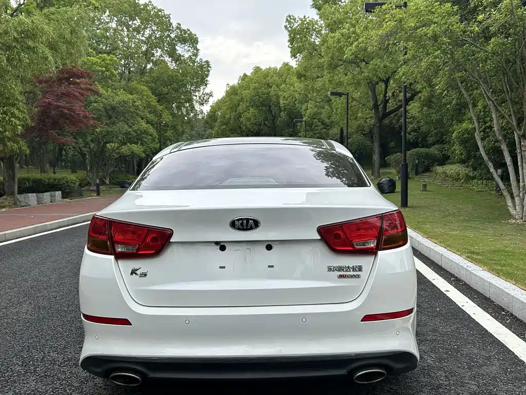 Kia K5 起亚K5 2014款 2.0 L 自动GL
