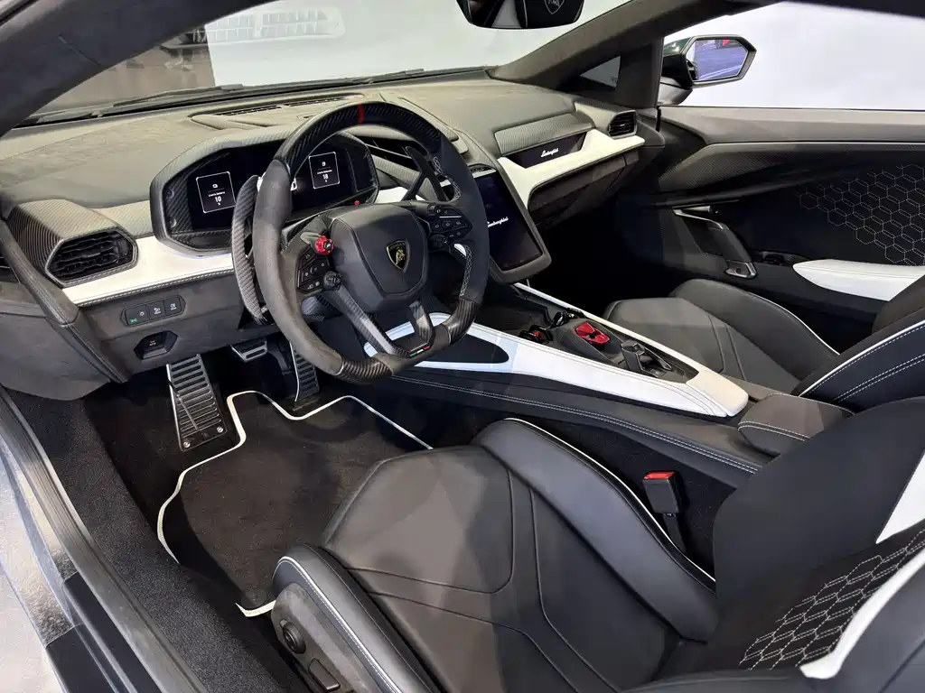 Revuelto 6.5 L PHEV Standard