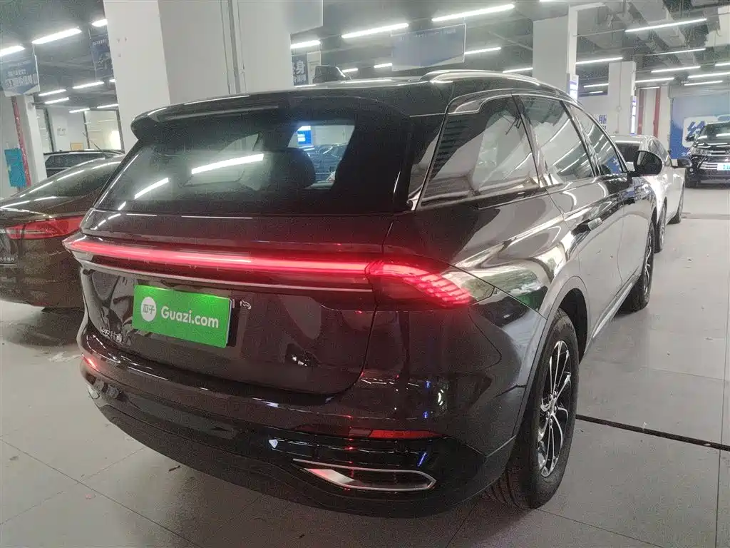 Nautilus 2.0 T 4 WD Premium