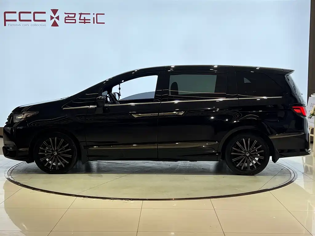 Elysion 2.0 L e:HEV Luxury