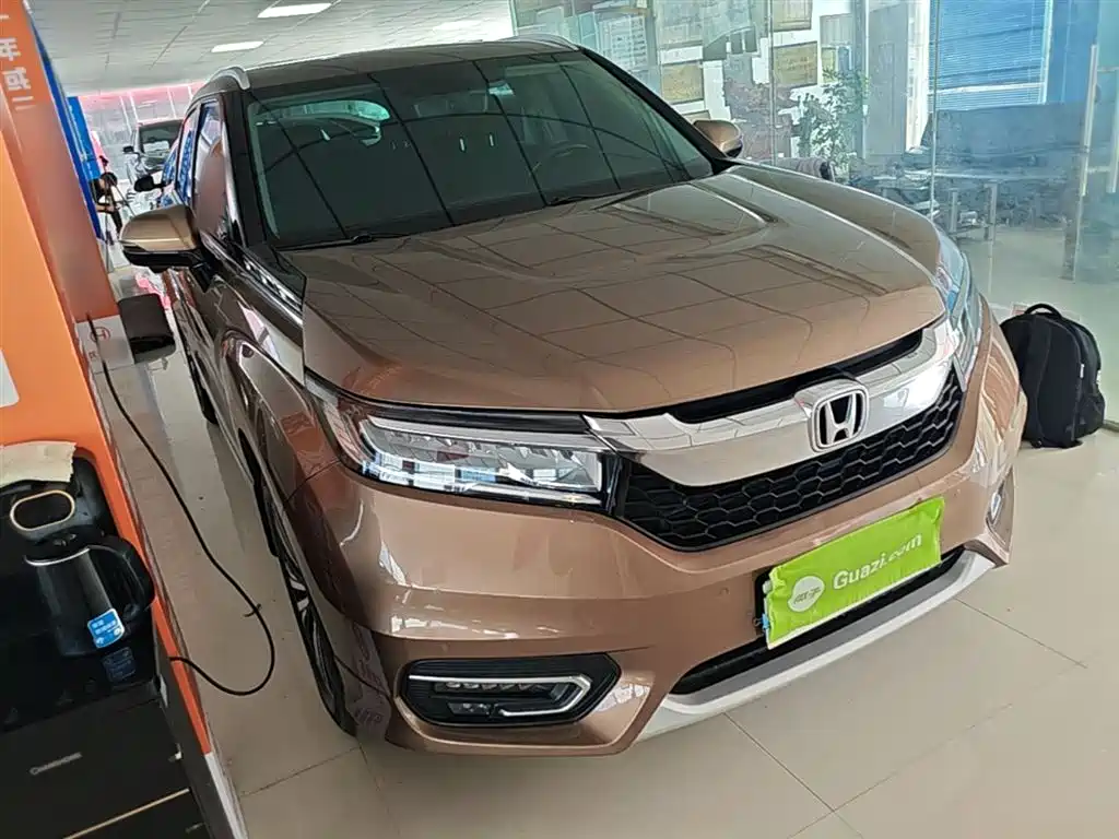 Avancier 370 TURBO 4 WD Premium