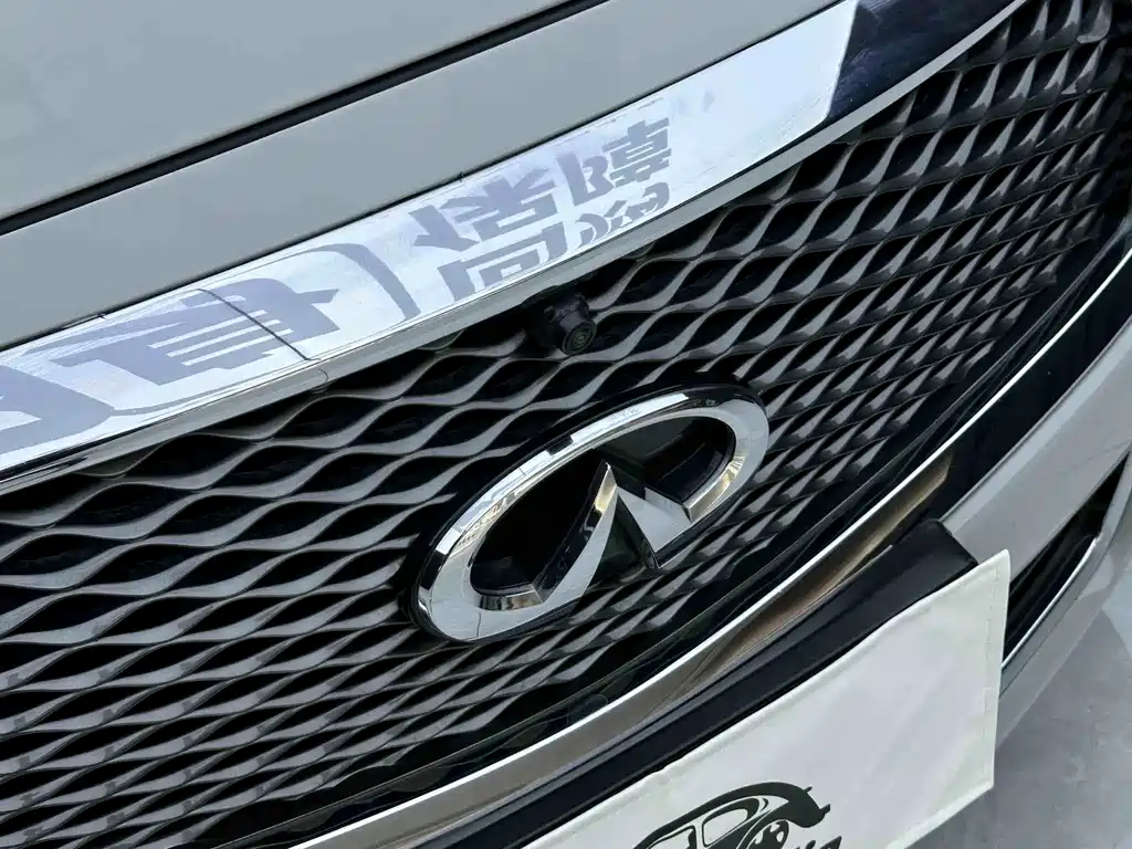 Infiniti Q70 Q70 L 2.5 L Elite