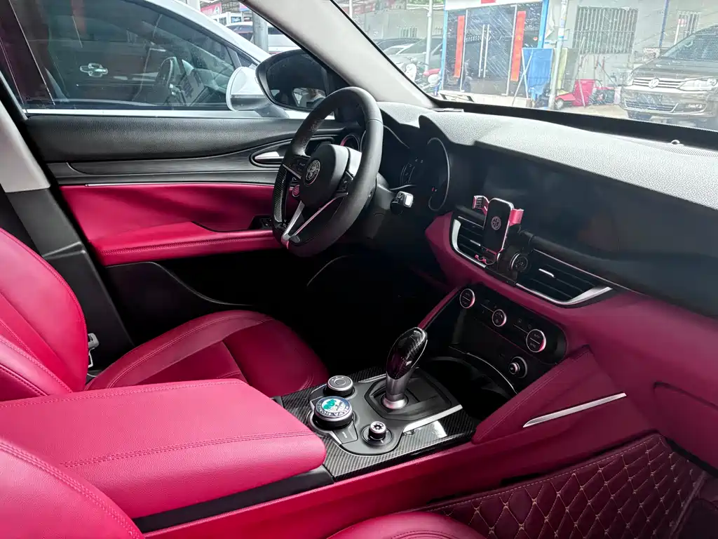 Stelvio 2.0 T 200 HP Luxury