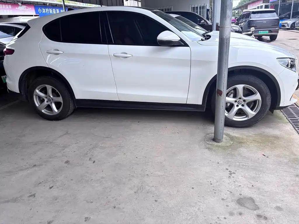 Stelvio 2.0 T 200 HP Luxury