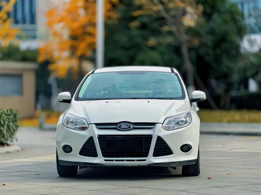 Focus Sedan 1.6 L Auto Comfort