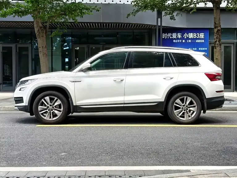 Skoda Kodiaq Facelift TSI330 5-seat 2 WD Luxury Enjoyment