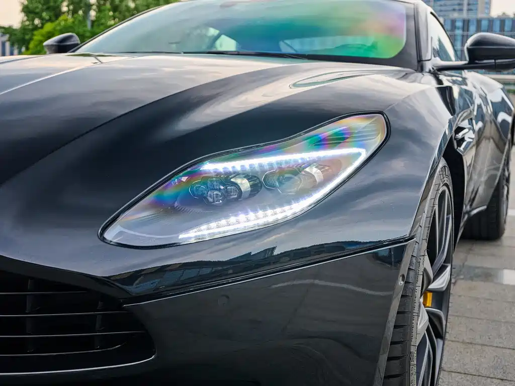 Aston Martin DB11 4.0 T V8 Coupe
