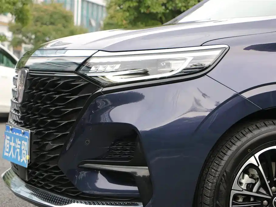 Roewe iMAX8 400 TGI Supreme Series Honored