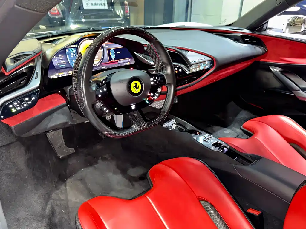 SF90 3.9 T V8 Stradale