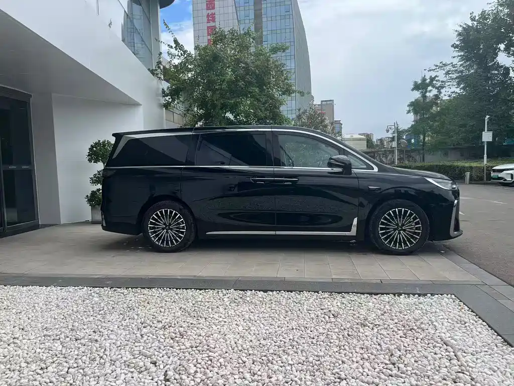 Voyah Dreamer PHEV Qiankun Ultra