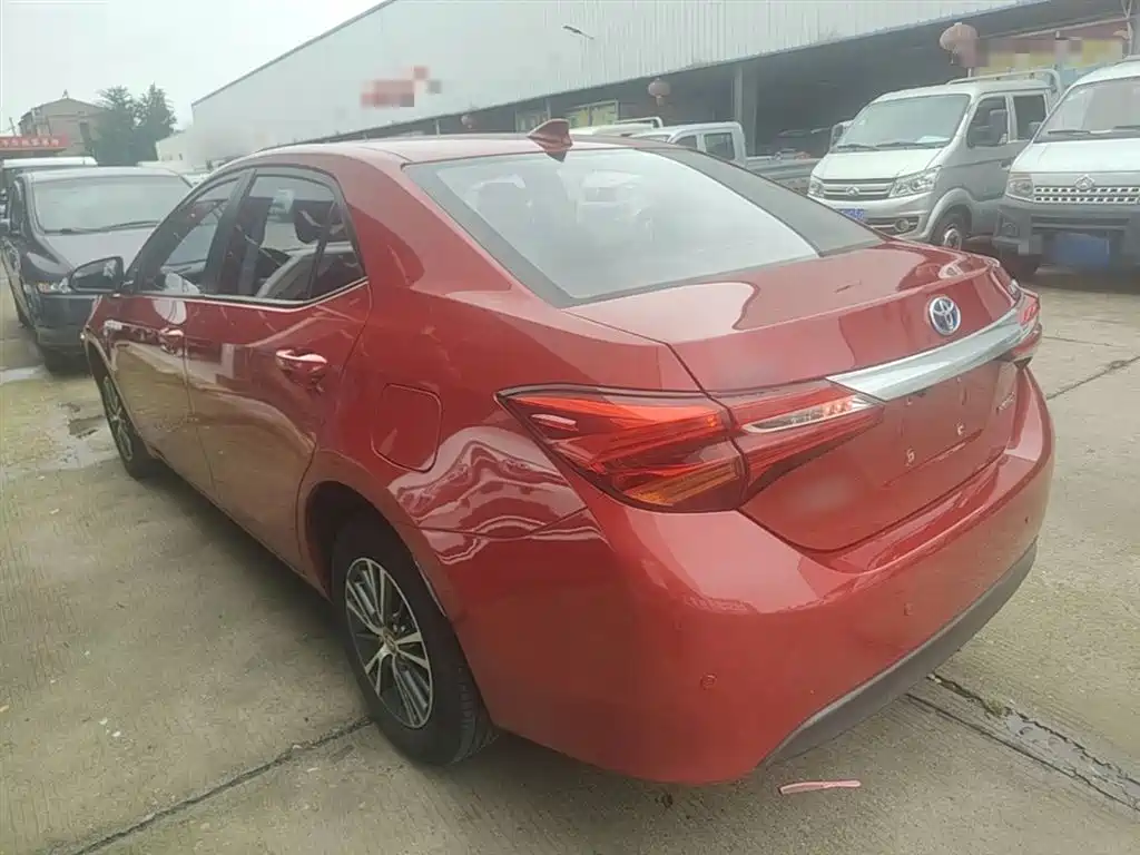 Levin Dual Engine 1.8 H GS E-CVT Elite Sunroof