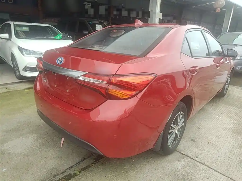 Levin Dual Engine 1.8 H GS E-CVT Elite Sunroof