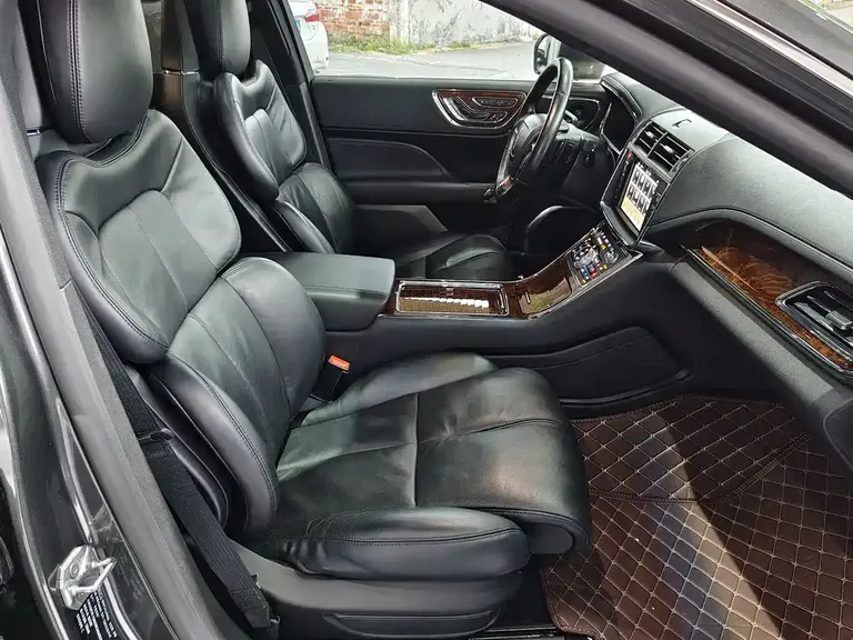 Lincoln Continental 3.0 T 4 WD Honor Shine
