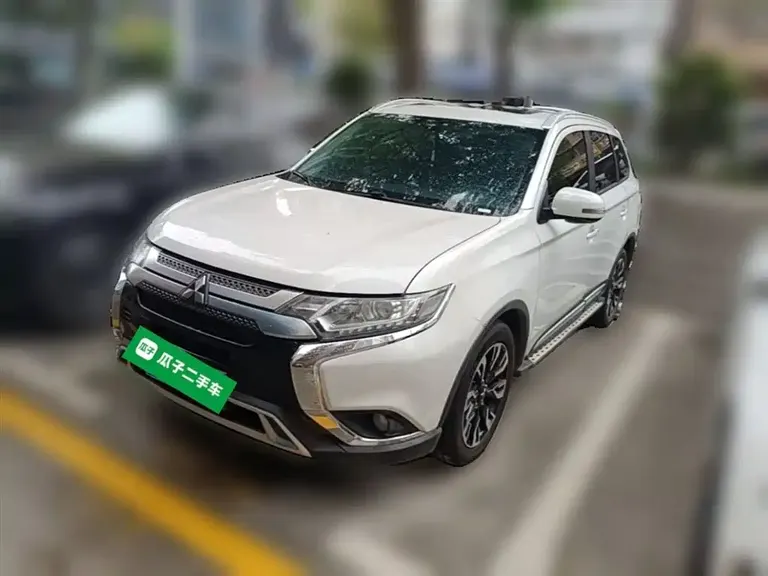 Mitsubishi Outlander 2.0 L 2 WD Smooth Enjoyment 5-seat CN-VI