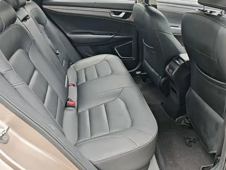 Geely Emgrand GL 1.4 T DCT Elite Connected