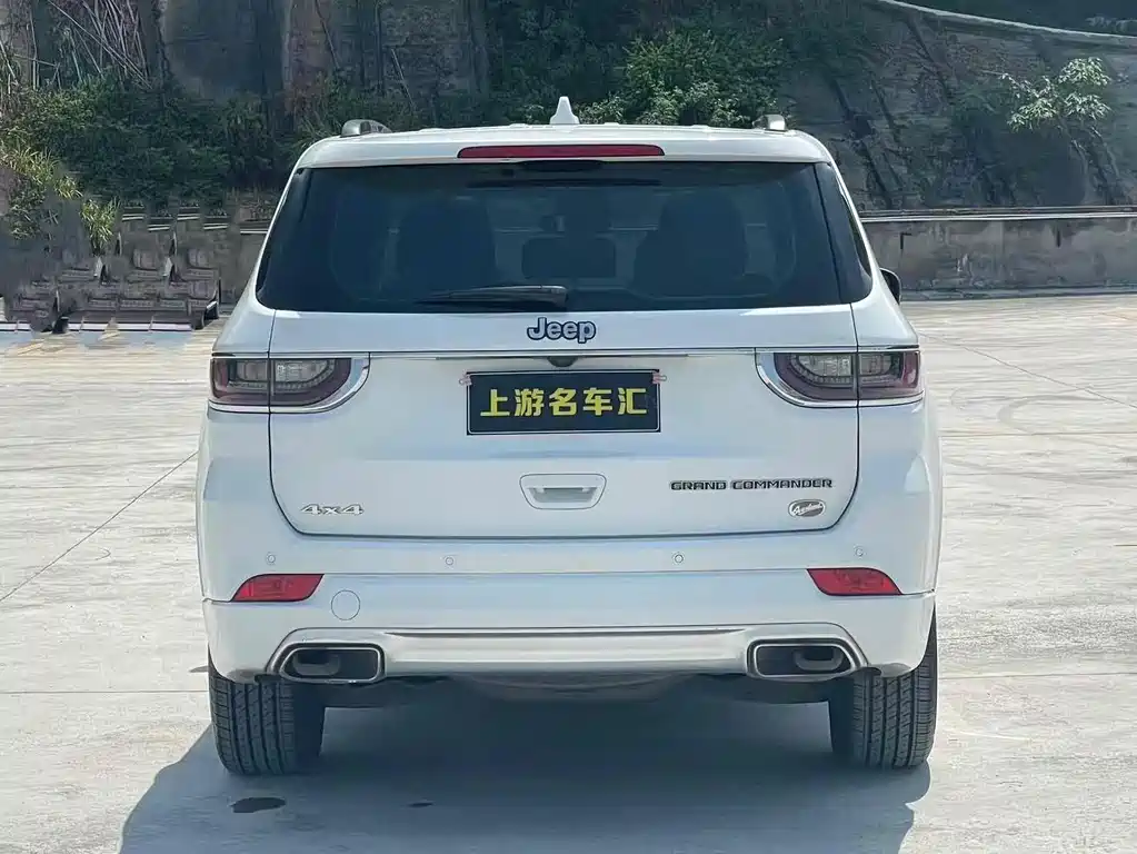 Grand Commander 2.0 T 4 WD Smart Enjoyment CN-VI