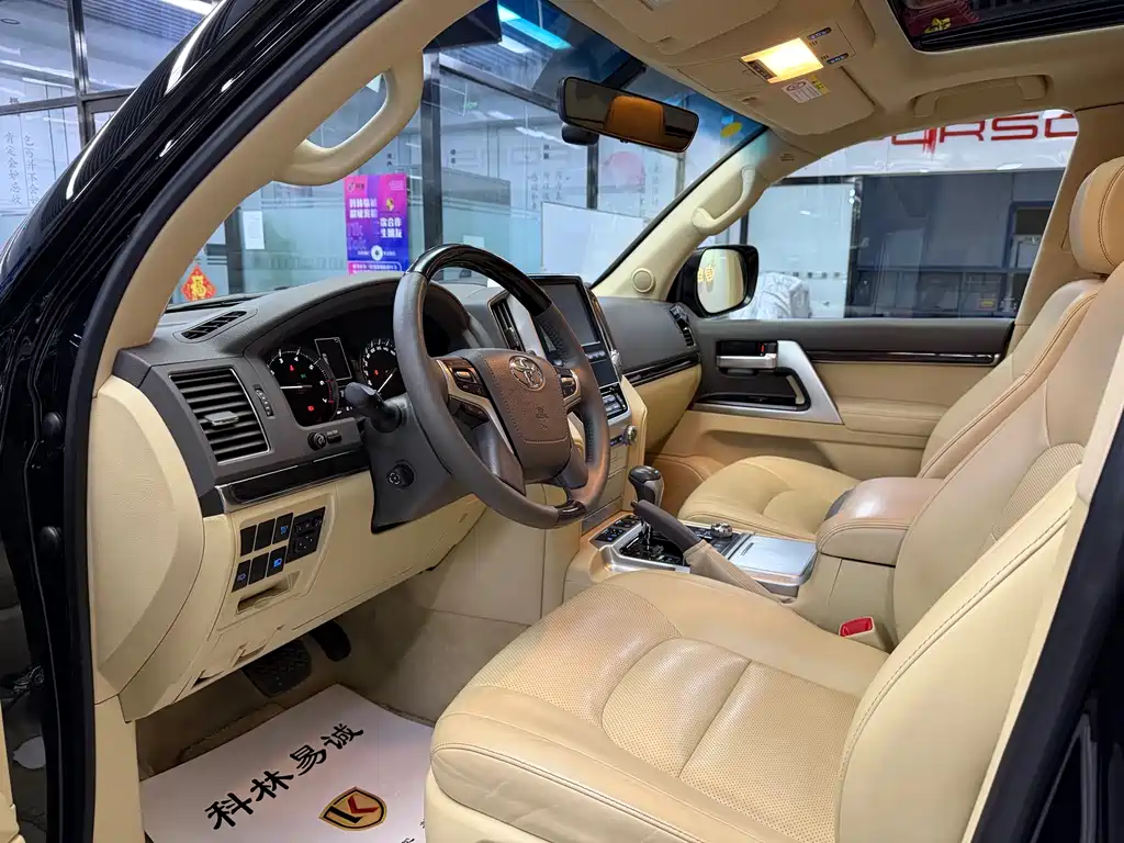 Land Cruiser 4.0 L Auto VX-R