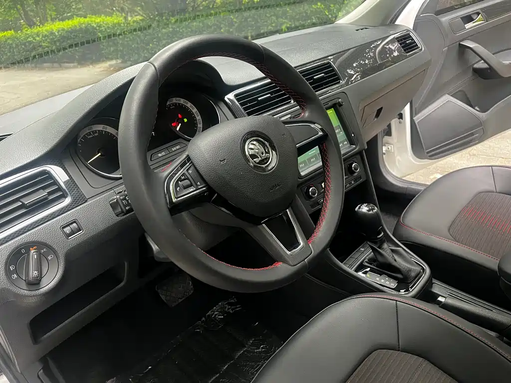 Rapid Spaceback 昕动 2018款 TSI230 DSG运动版