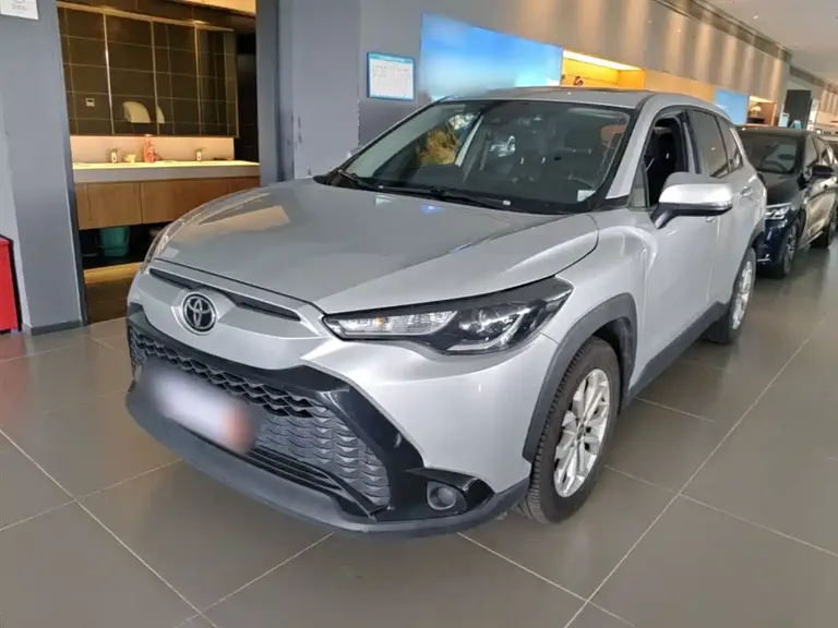 Toyota Frontlander 2.0 L CVT Leading